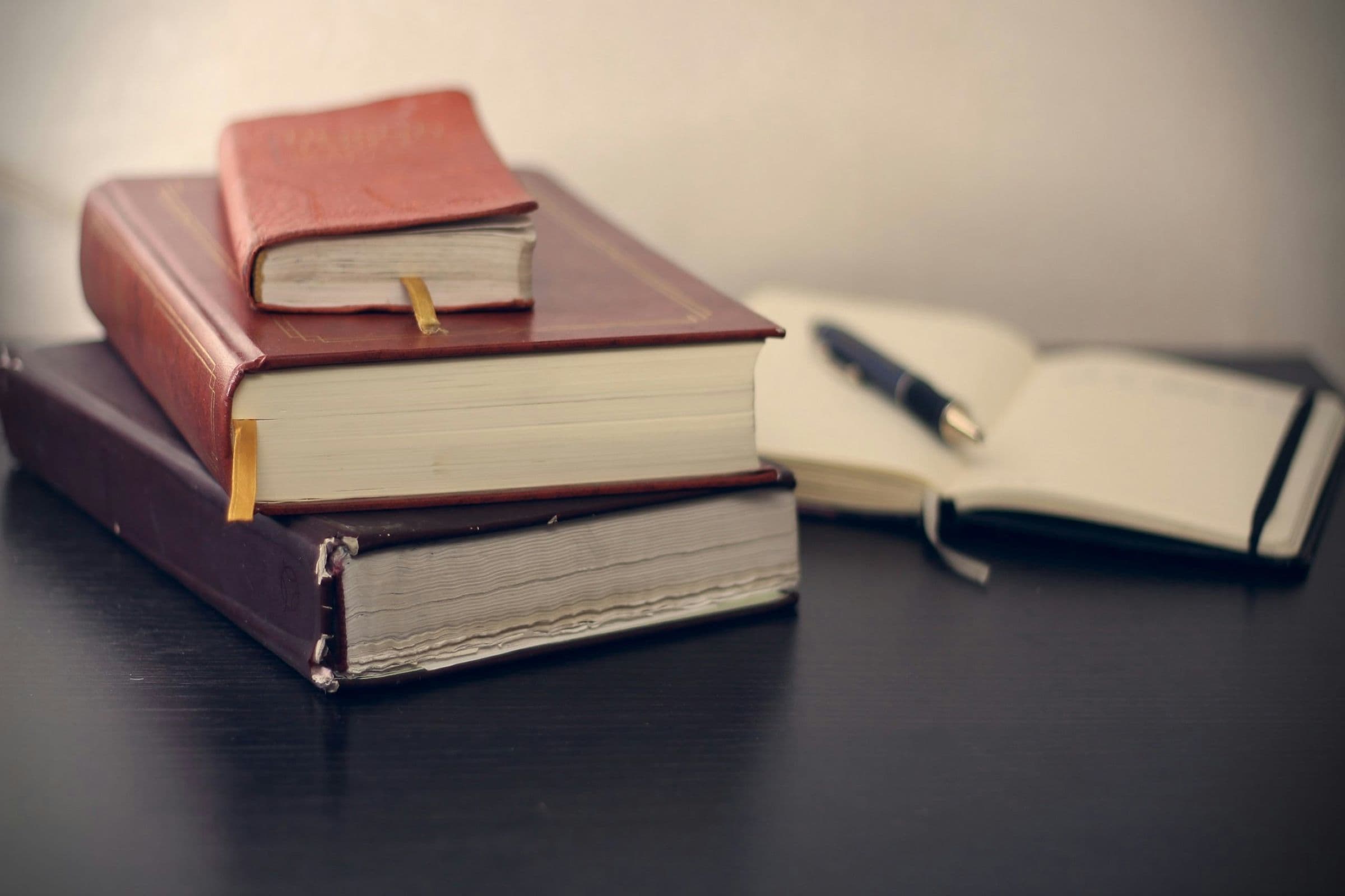 Billables AI vs Lawgbook: Law Firm Time Tracking Compared